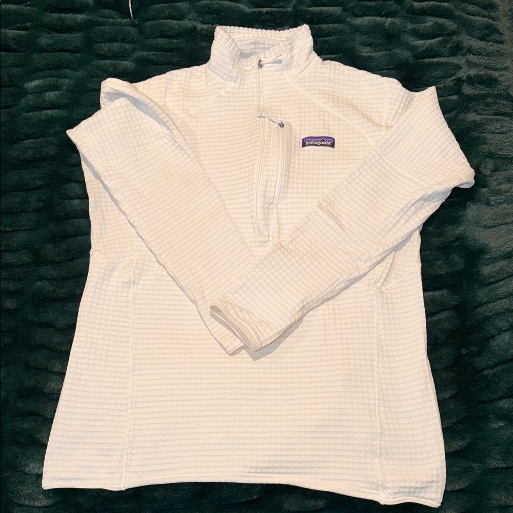 Patagonia Women's White Quarter Zip